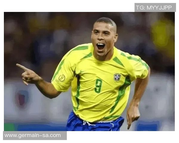 全球足球巨星风采展示与传奇故事分享 全球足球巨星风采展示与传奇故事分享