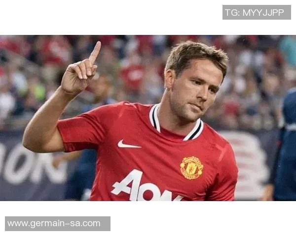 前足球明星女友的迷人风采与生活点滴照片分享 前足球明星女友的迷人风采与生活点滴照片分享