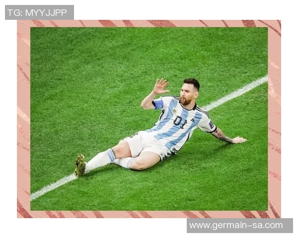 历届足球明星回顾与分析各年最佳球员全景展示 历届足球明星回顾与分析各年最佳球员全景展示