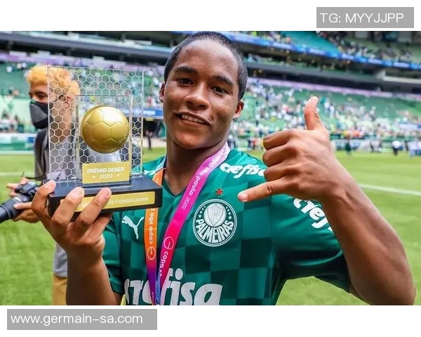 巴西足球传奇的辉煌岁月与前几批明星球员的故事