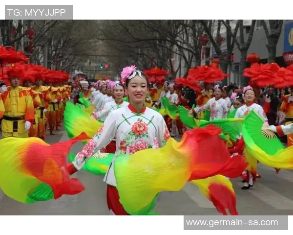扭秧歌与足球明星的精彩碰撞视频展现传统与现代的完美融合 扭秧歌与足球明星的精彩碰撞视频展现传统与现代的完美融合