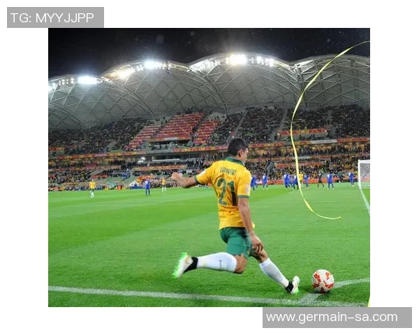 足球明星精彩瞬间角球踢球姿势全景展示与技巧解析 足球明星精彩瞬间角球踢球姿势全景展示与技巧解析